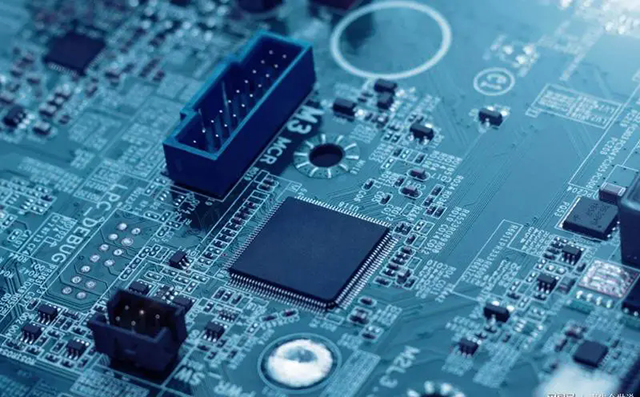 收購(gòu) Broadcom：主機(jī)總線適配器、RAID 控制卡、SAS 擴(kuò)展器、硬盤驅(qū)動(dòng)器