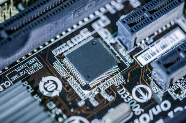 供應【Broadcom】無線器件：供應 GNSS/GPS SoC、FBAR 濾波器、射頻前端模塊、無線局域網/藍牙組合