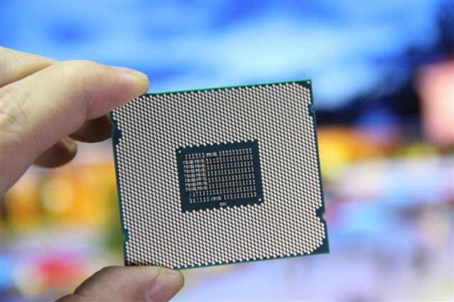 出售（Intel）奔騰? Silver 和 Gold 處理器、賽揚(yáng)? 處理器