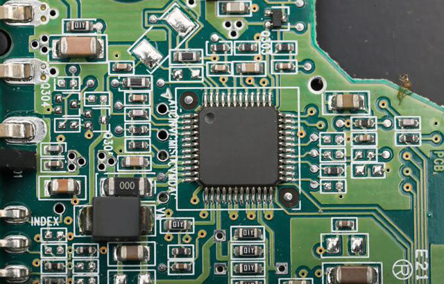 供應 [NXP] 車載網絡：供應 CAN 收發(fā)器、以太網、FlexRay 收發(fā)器、系統(tǒng)基礎芯片